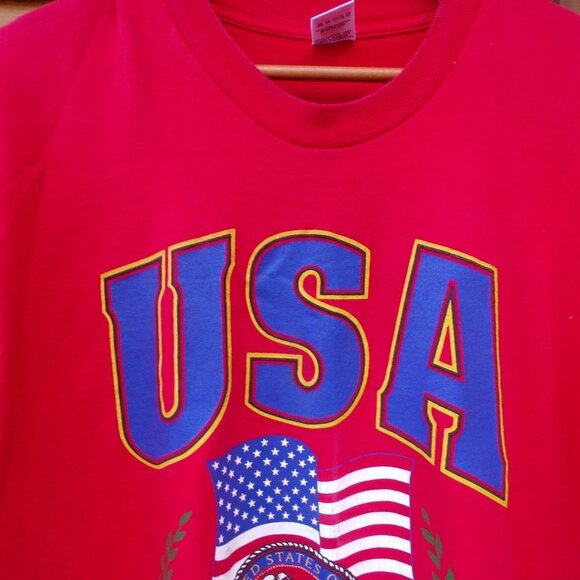 Vintage Men's XL USA Flag Graphic Single Stitch Red Cotton Made in USA T-Shirt. - Picture 5 of 9